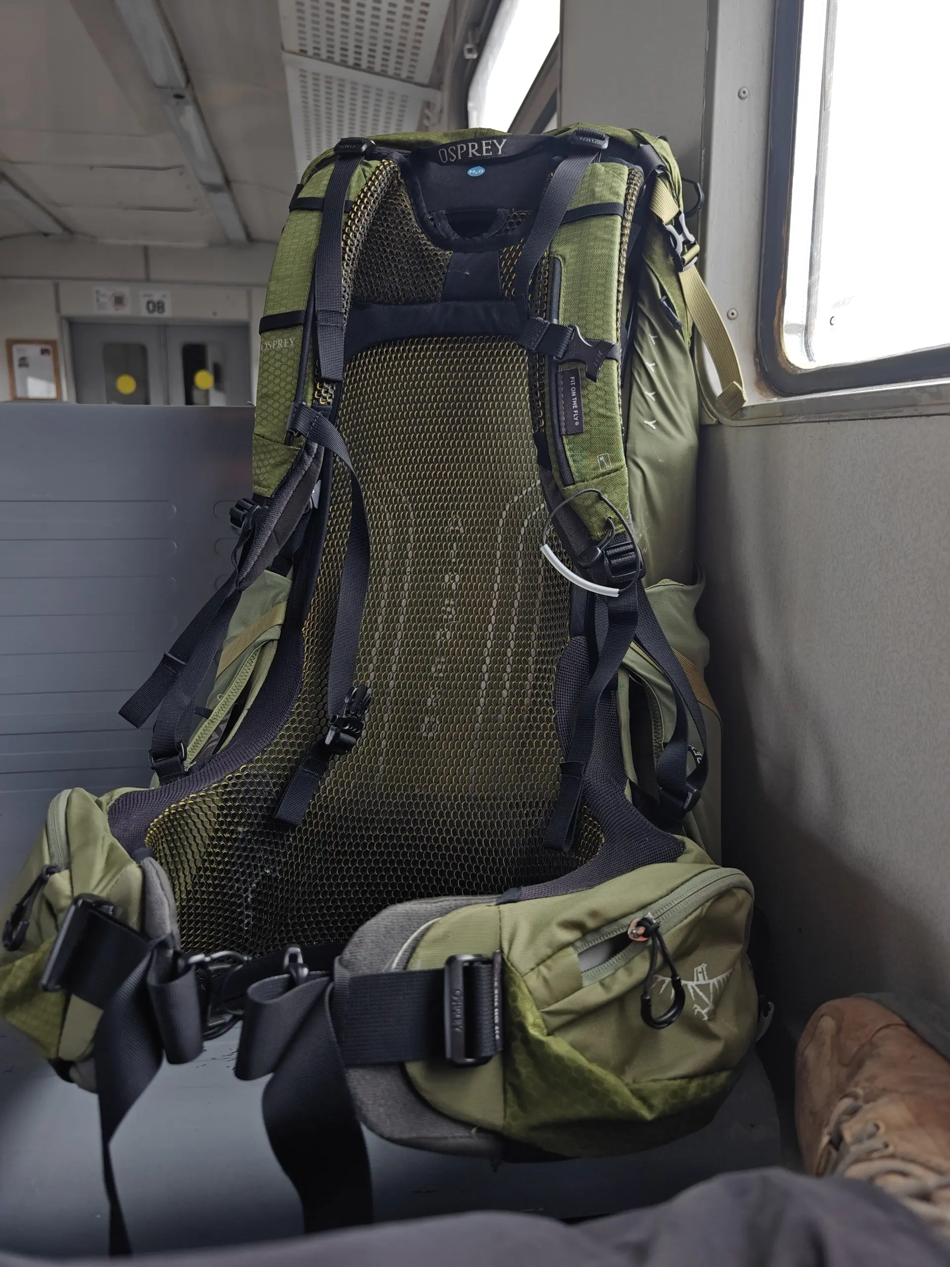 Когда езжу один в обычный поход то беру лёгкий рюкзак 3f ul gear Daoshi, а здесь еду на легкослет и беру обычный групповой который весит как у некоторых всё снаряжение)) просчитался, но где?
На самом ... | Сетка — социальная сеть от hh.ru