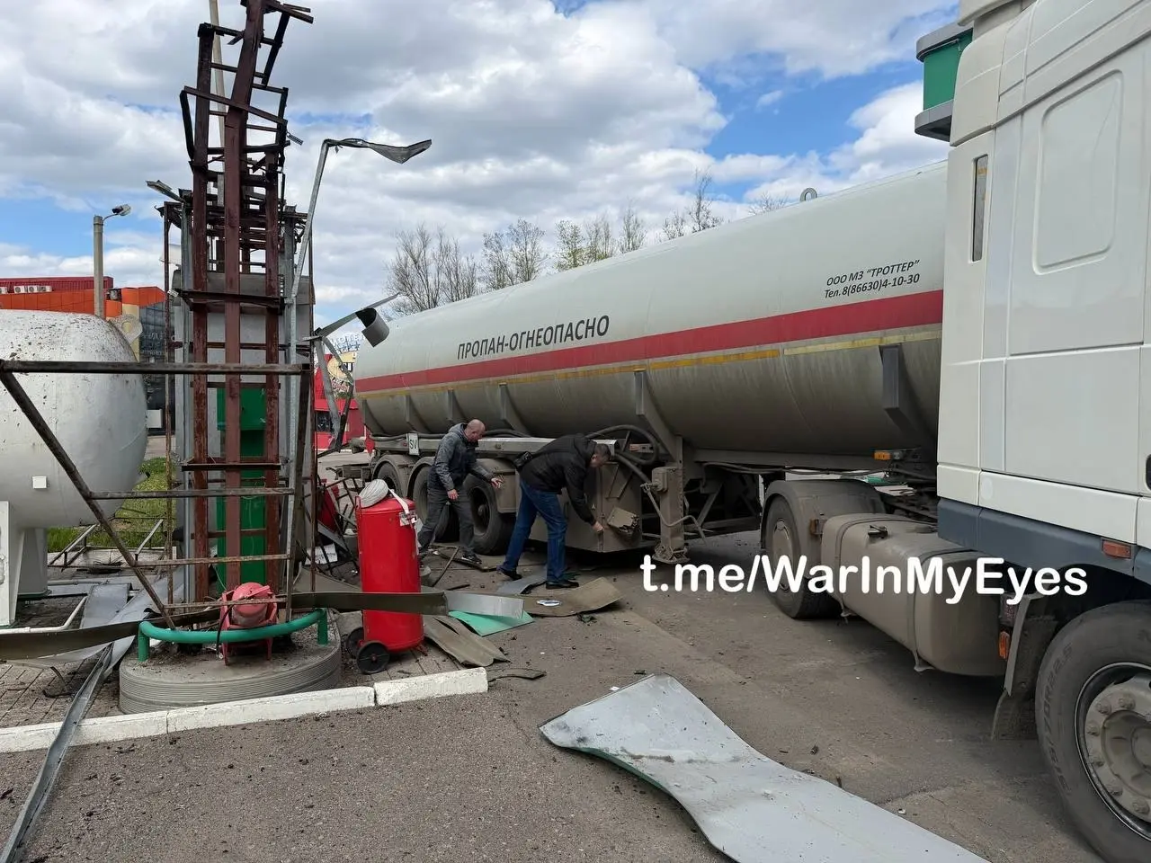 Последствия прилета ударного БПЛА в автозаправочную станцию в Куйбышевском районе Донецка | Сетка — социальная сеть от hh.ru