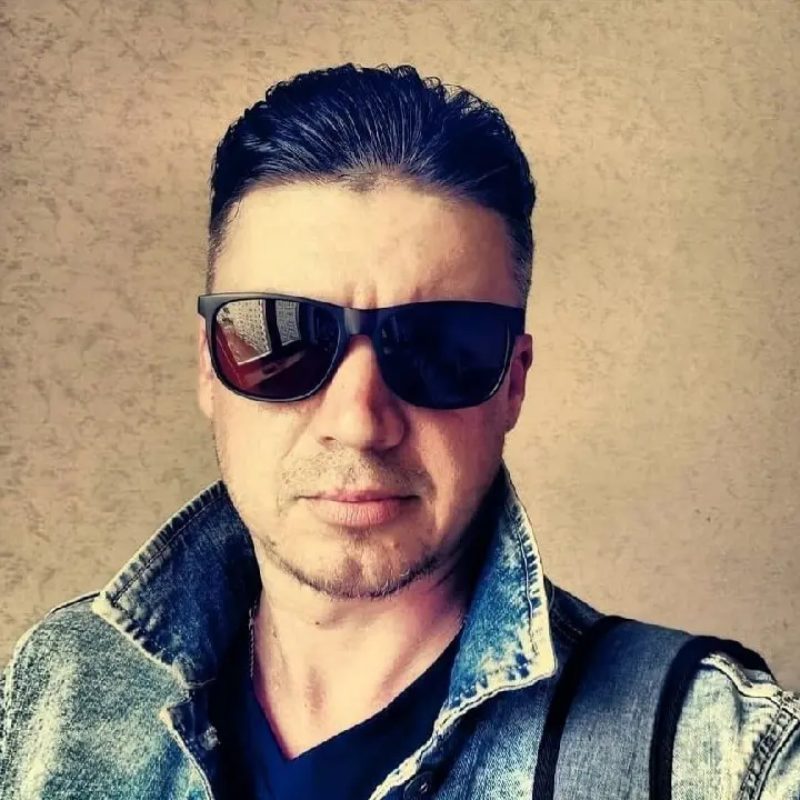 Дмитрий Мельников