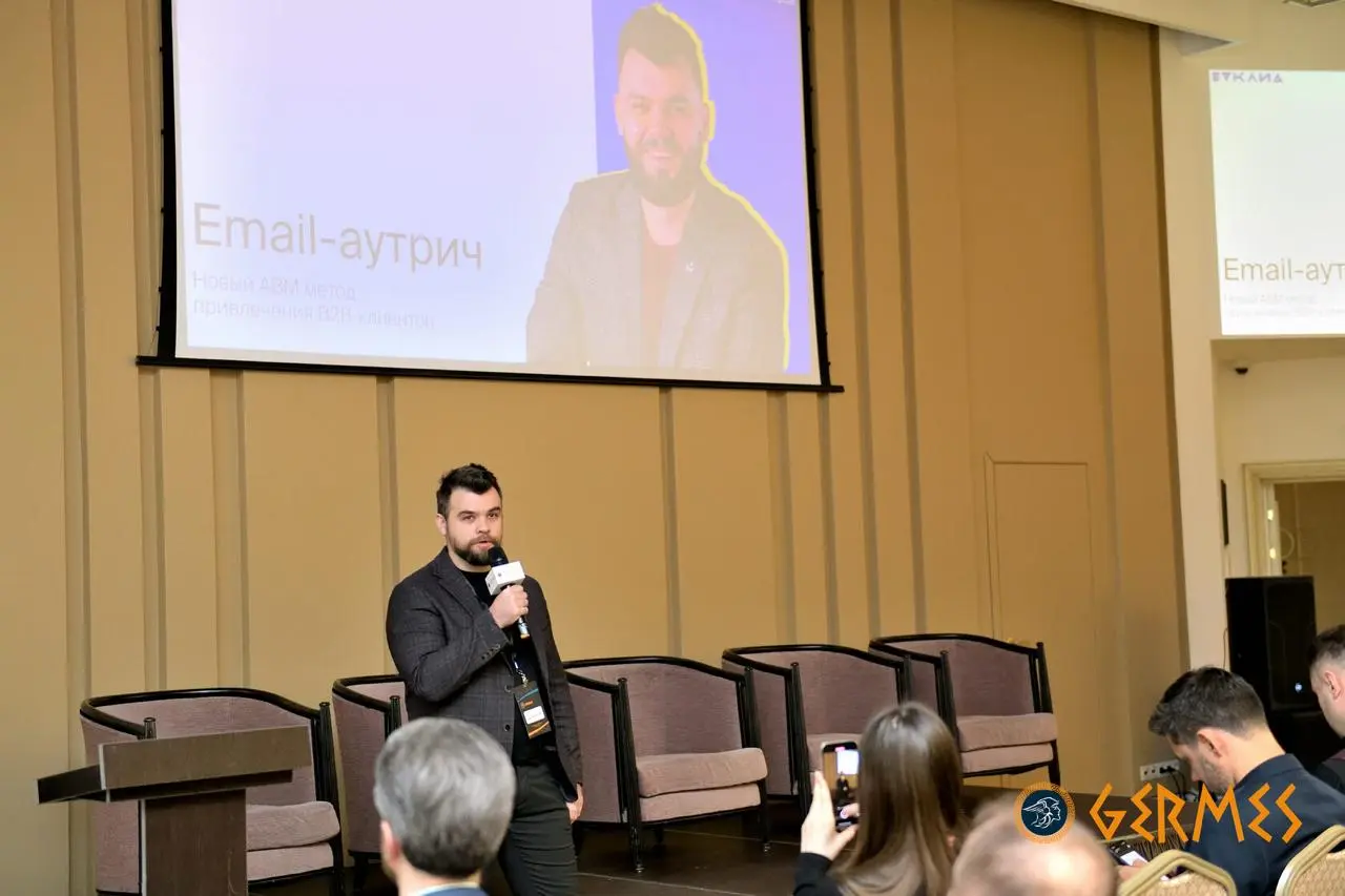 Порекомендуйте меня как спикера по аутричу – в долгу не останусь ;)
Если у вас есть орги клубов, конференций, мероприятий, киньте им этот пост | Сетка — социальная сеть от hh.ru