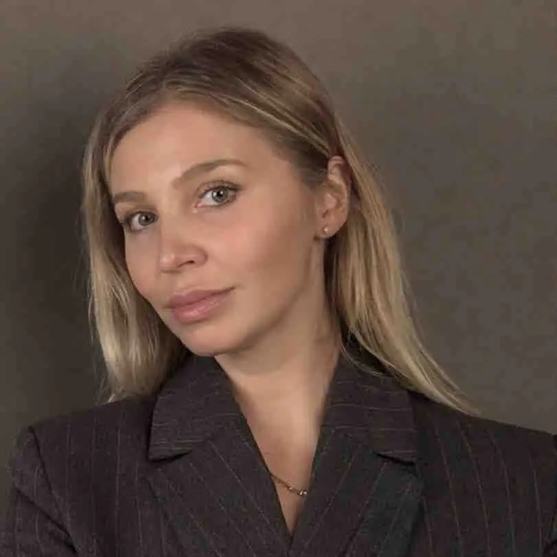 Алина Квасова