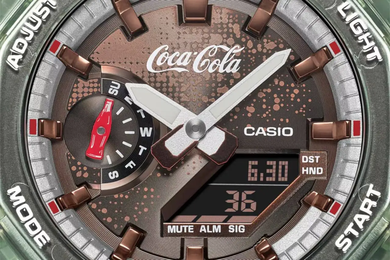 Coca Cola выпустила ЧАСЫ в коллабе с Casio. Это лимитка, которую приурочили к 140-летию компании и продается она в брендированной коробочке в виде ретро-автомата с газировкой | Сетка — социальная сеть от hh.ru