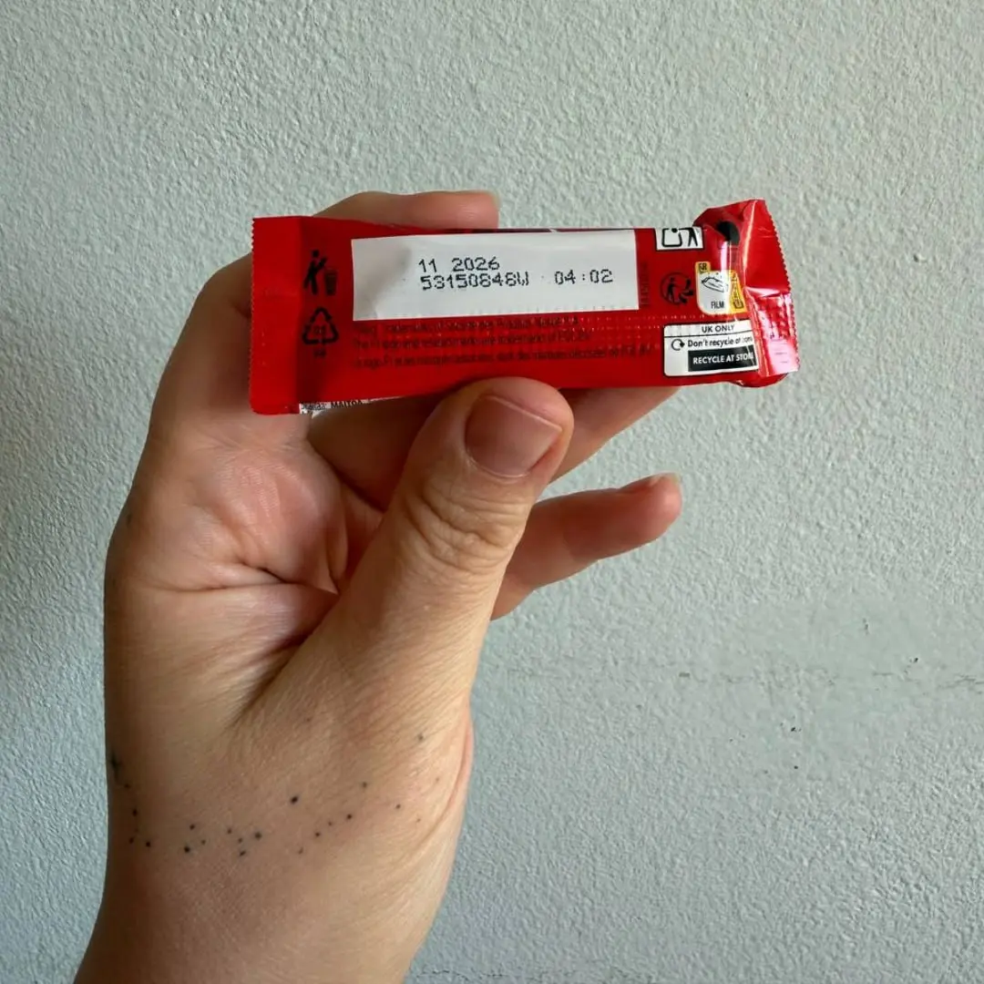 Как украденный грузовик шоколада заставил меня купить KitKat
В конце марта завирусилась новость — у KitKat украли 12 тонн батончиков. И не обычных, а именно новых, в форме гоночных болидов | Сетка — социальная сеть от hh.ru