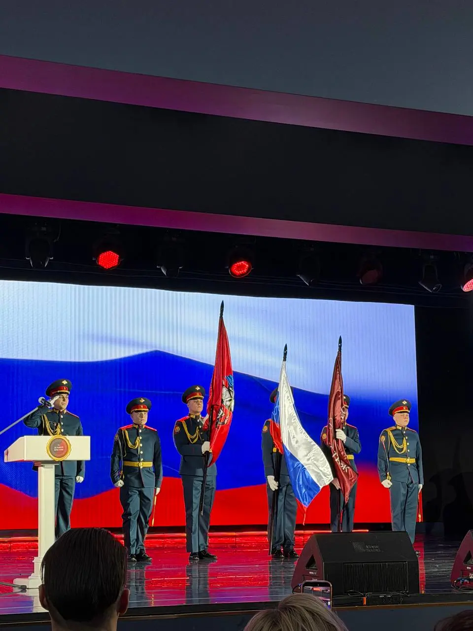 Сегодня я в Кремле, церемония награждения выдающихся женщин-предпринимателей 2026
«ЖЕНЩИНА-СОЗИДАТЕЛЬ»
звучит, выглядит и чувствуется красиво! 😻
и все-таки, женщины двигают этот мир, однозначно! 🌍 | Сетка — социальная сеть от hh.ru
