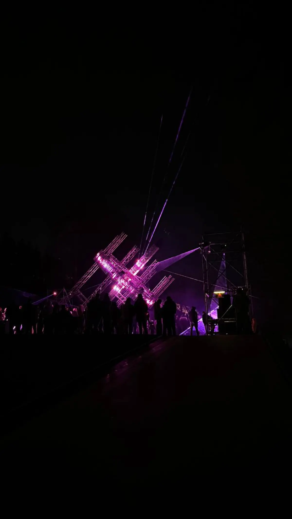Только что вернулась с фестиваля света и музыки Intervals в Нижнем Новгороде
Огромное спасибо моим любимым подругам, которые умеют вовремя закинуть удочку: «А поехали?»
И спасибо мне за то, что, даже ... | Сетка — социальная сеть от hh.ru
