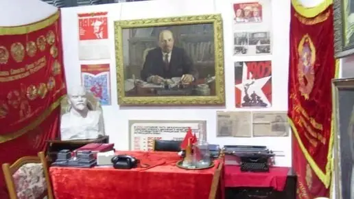 В Совфеде предложили возродить Ленинские комнаты в школах, чтобы защитить детей от Запада. Там должны быть портреты и бюст вождя, агитационные плакаты и различная патриотическая литература | Сетка — социальная сеть от hh.ru