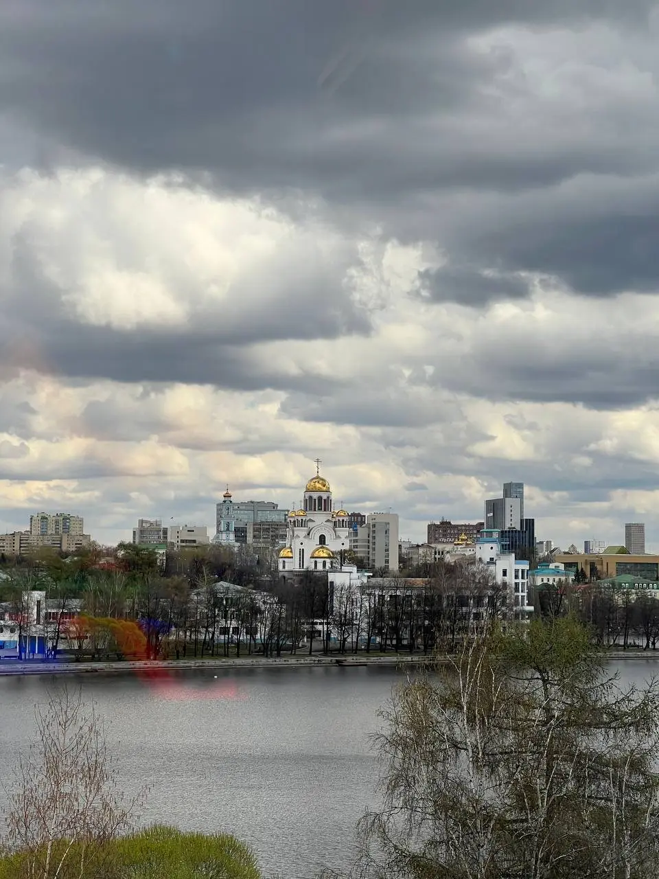 была в Екатеринбурге
финальный ивент сезона (для меня) прошел в столице Урала, так что щас поделюсь впечатлениями
поесть, попить
я не особо где была, но чуть рекомендаций будет📚кофейня DUO, такой фенс... | Сетка — социальная сеть от hh.ru