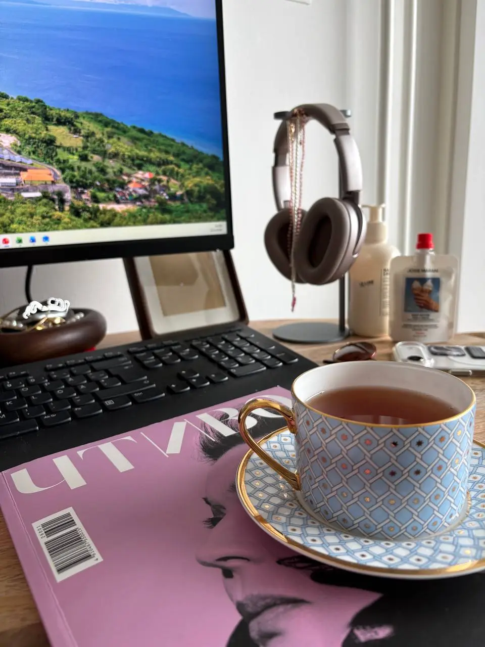 Мы, люди, существа очень прогнозируемые.
Уверена (и это научно доказано!), что более 90% времени в течение дня мы двигаемся на автомате: это не значит, что мы не понимаем, что происходит | Сетка — социальная сеть от hh.ru
