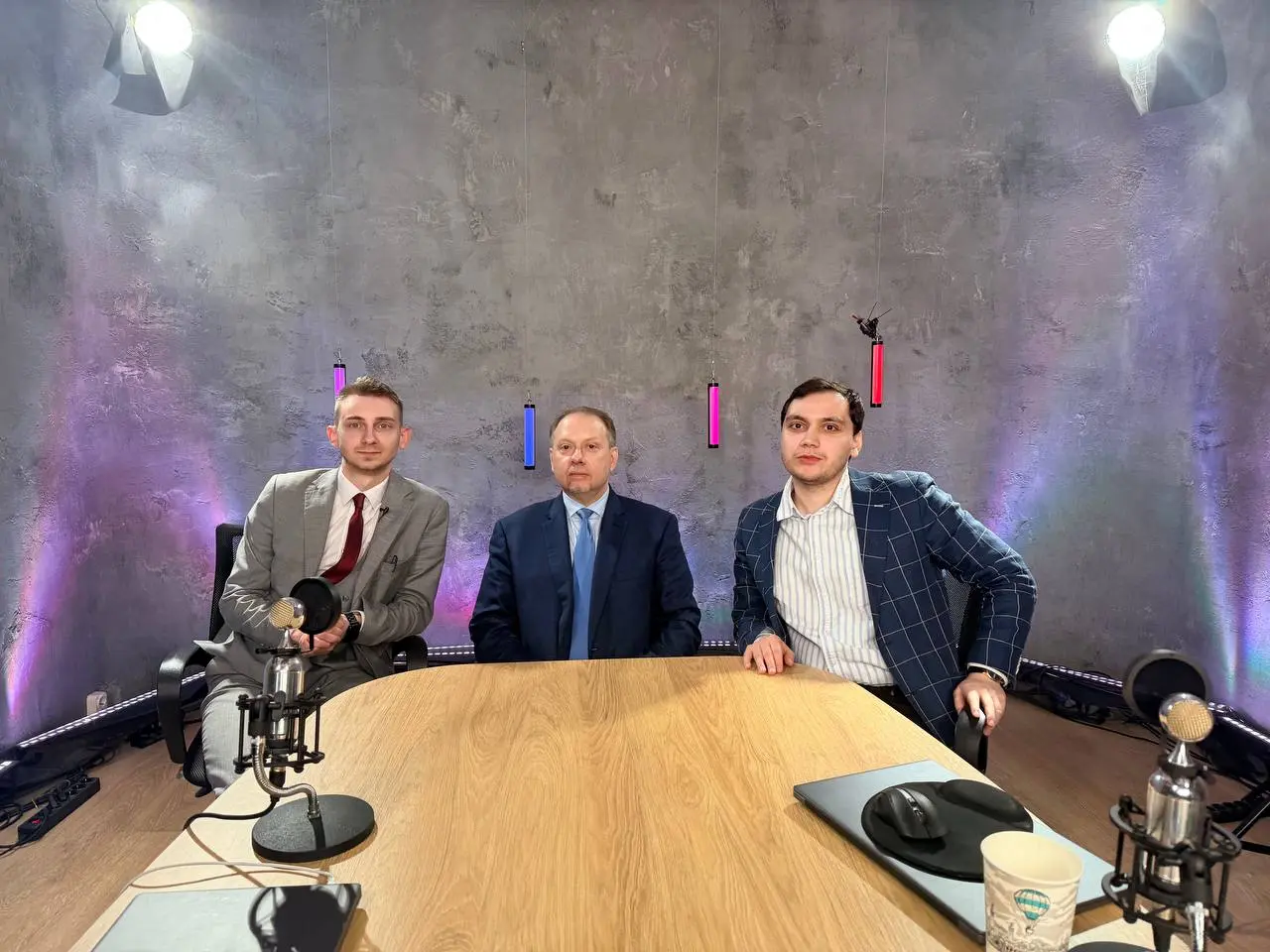 🔥 Олег Матвейчев: политика, информация, будущее
🎙 Вместе с Велиевым Рамилем мы провели очень тёплый и содержательный стрим на канале «Политическая Россия» (Rutube) | Сетка — социальная сеть от hh.ru