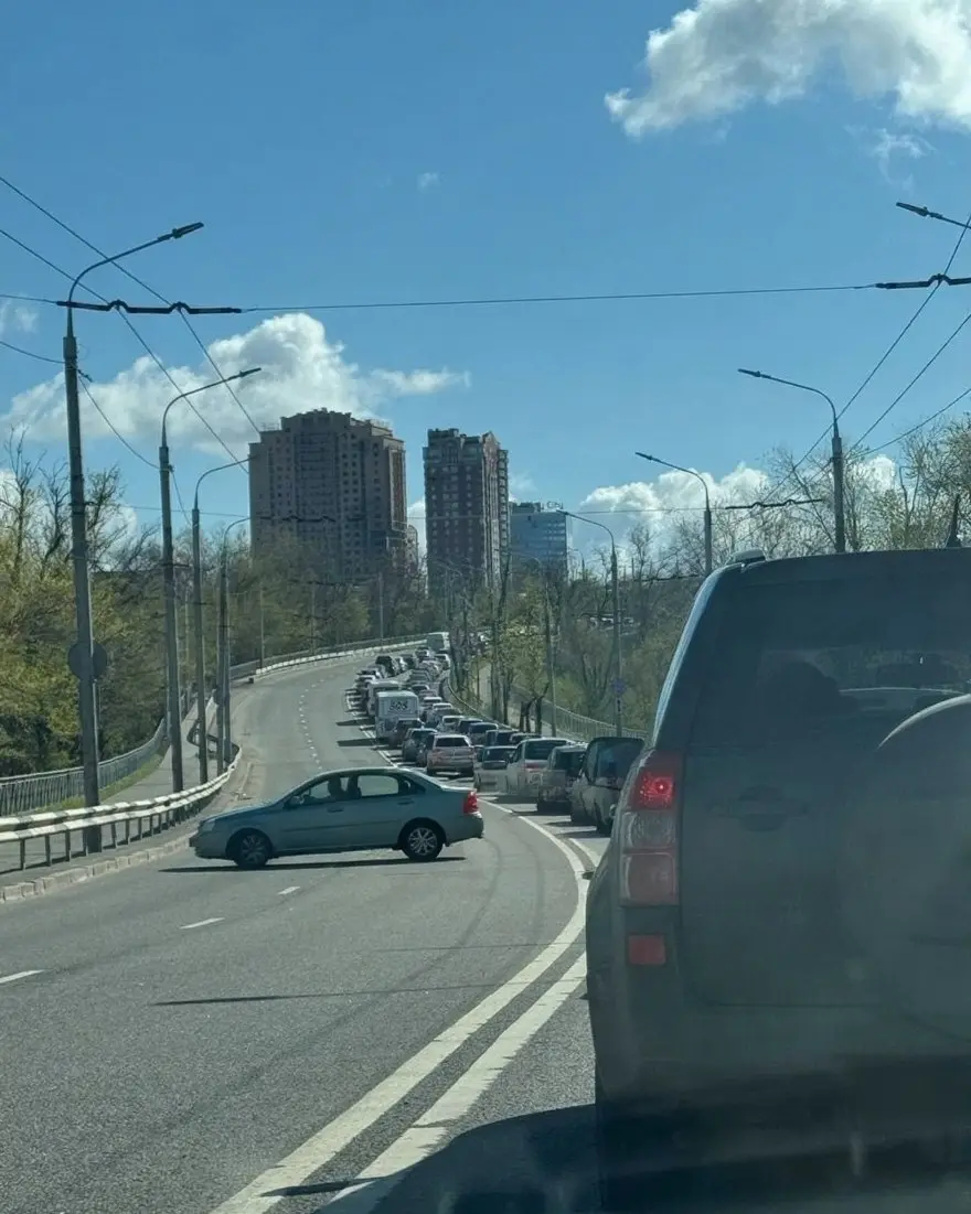 Пробка на пр. Богдана Хмельницкого | Сетка — социальная сеть от hh.ru