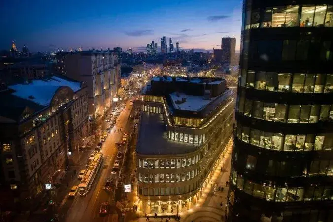 Продажа участка с домом и перспективой МКД. Москва, между Белорусской и Пресней.
Собственник предлагает к приобретению земельный участок 41 сотка с домом ~970 кв. м (всё в собственности) | Сетка — социальная сеть от hh.ru