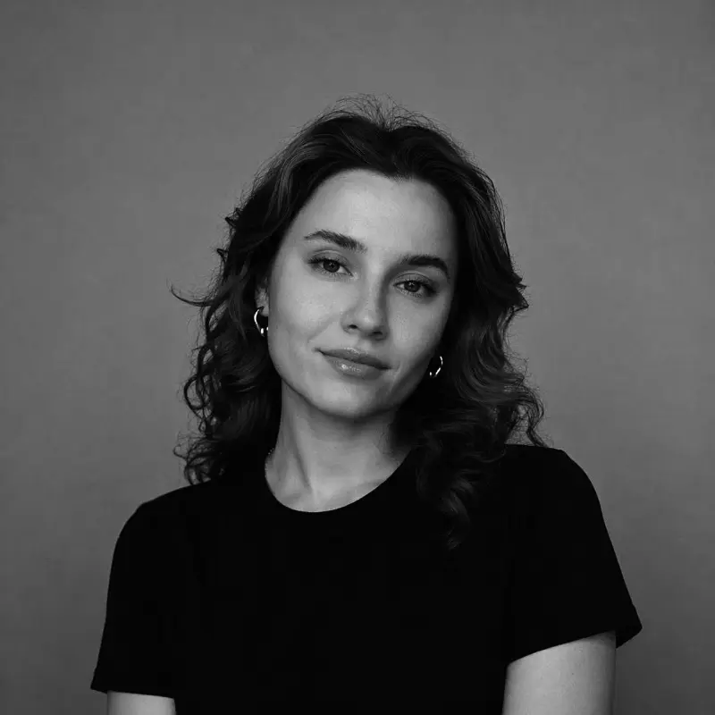 Николь-Лидия Ларина