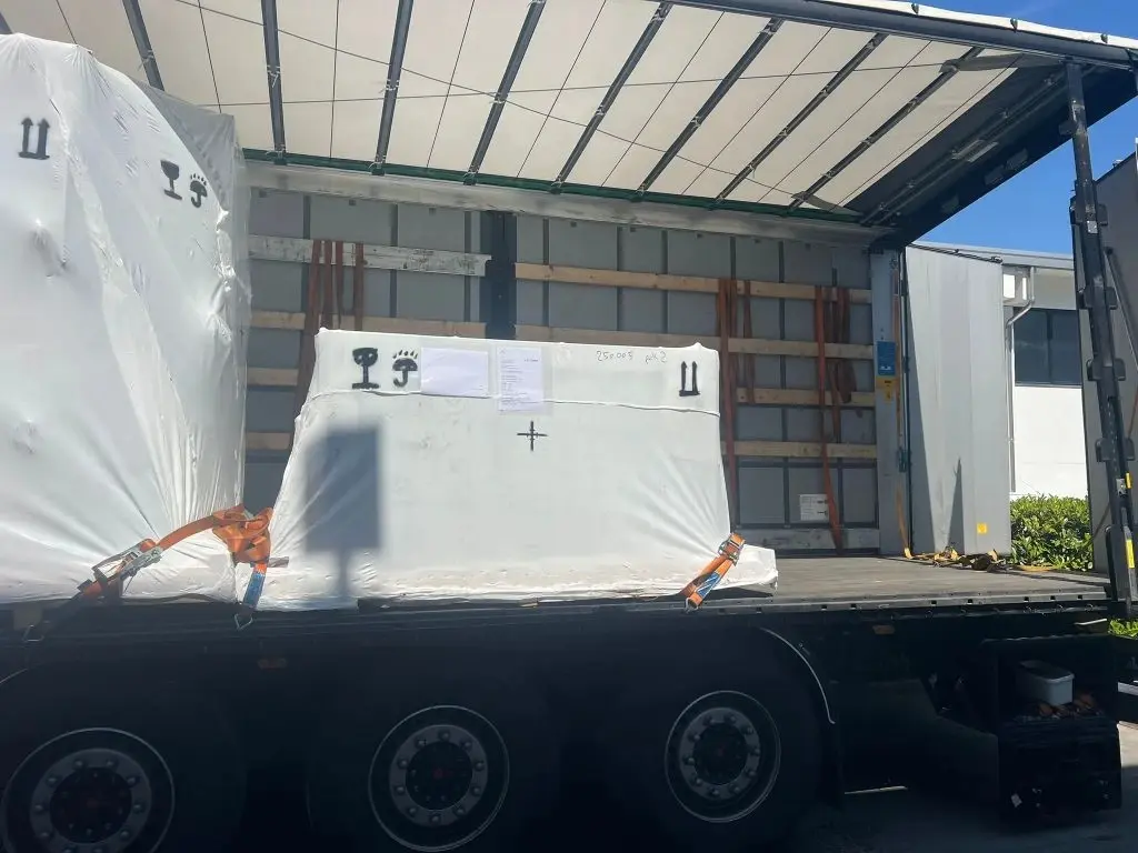 ⭐ ПЕРЕВОЗКА ЛИНИИ ДЛЯ РОЗЛИВА МОЛОЧНОЙ ПРОДУКЦИИ
🟩 Организовали перевозку оборудования (🍶линия по розливу молочной продукции) из 🇮🇹Италии в 🇷🇺Россию | Сетка — социальная сеть от hh.ru