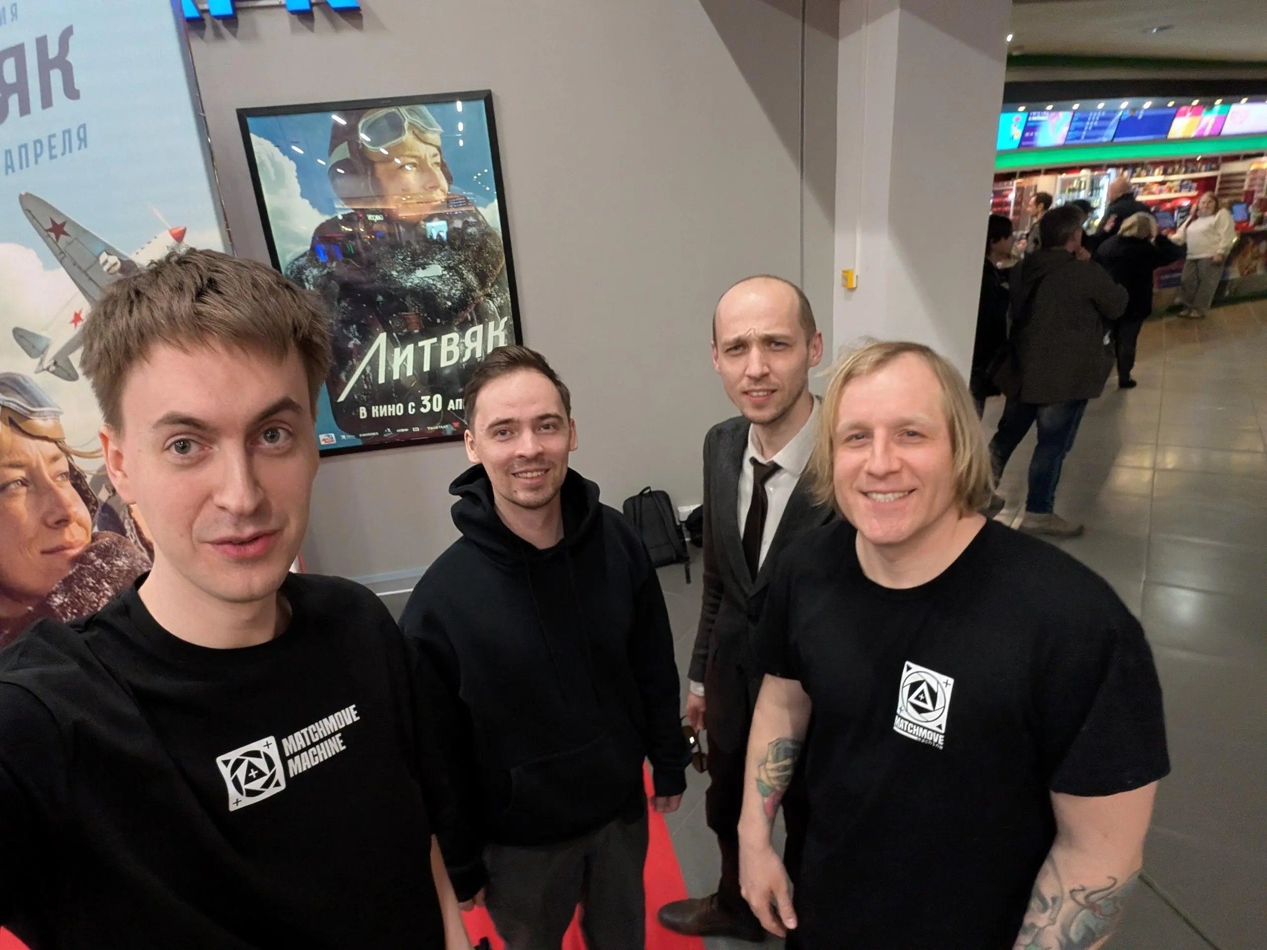 Наш Санкт-Петербургский десант на предпремьерном показе фильма Литвяк, для которого мы тречили самолеты ✈️
Сама технология съемки очень интересна — практически все воздушные сцены снимались в павильон... | Сетка — социальная сеть от hh.ru