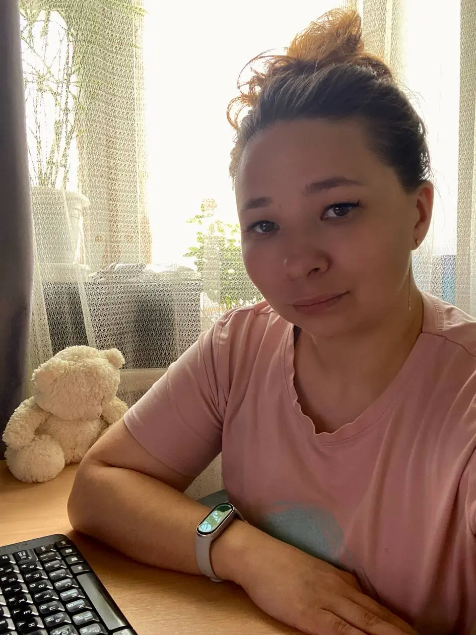 Ну что, приступаем ко второй неделе. Неделя 2 день 1
А это значит, что пришло время понять, что и кому мы вообще продаем.
Да-да-да, та самая целевая аудитория | Сетка — социальная сеть от hh.ru