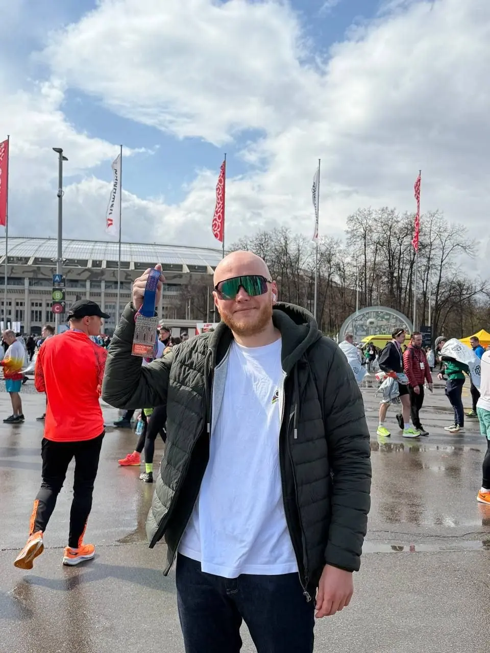 454,2
Это общее расстояние, которое наши коллеги добровольно пробежали за год (с апреля 2025 по апрель 2026) вместо того, чтобы просто полежать | Сетка — социальная сеть от hh.ru