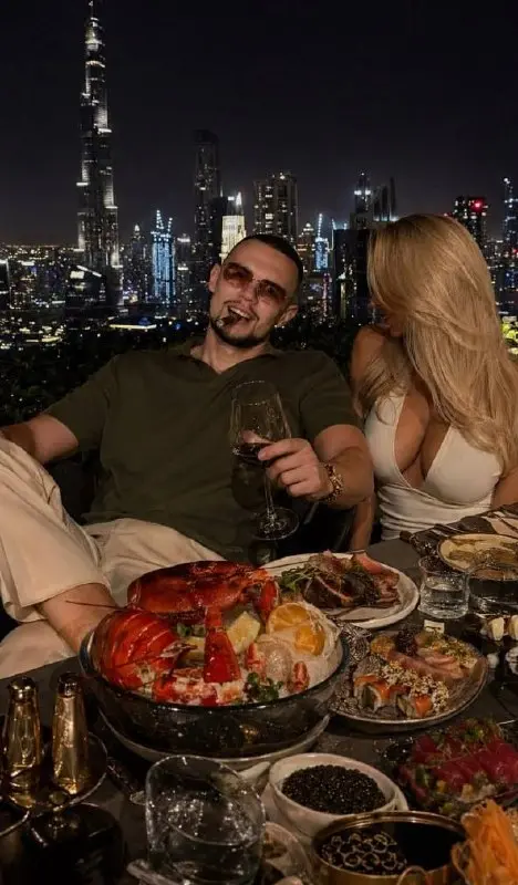 Тихо, аккуратненько, без суеты 🥃🔥💰🦞
🤣🤣🤣
Промпт в комментах | Сетка — социальная сеть от hh.ru
