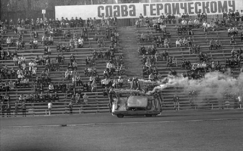 Донецк. Стадион Локомотив. Автородео из Тольятти. Начало 80-х | Сетка — социальная сеть от hh.ru