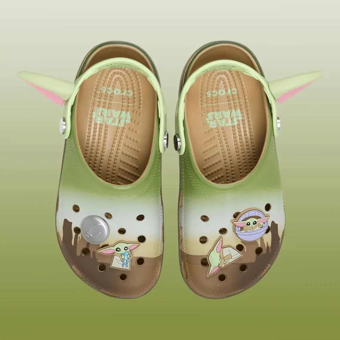 Crocs заколлабились с Мандалорцем и дропнули линейку тематических клоггов:
🍕 Галактические черные с джиббитсами R2D2, Чубакки, Дарта Вейдера и других
🍕 В виде серебряного шлема Мандалорца
🍕 С малышом ... | Сетка — социальная сеть от hh.ru