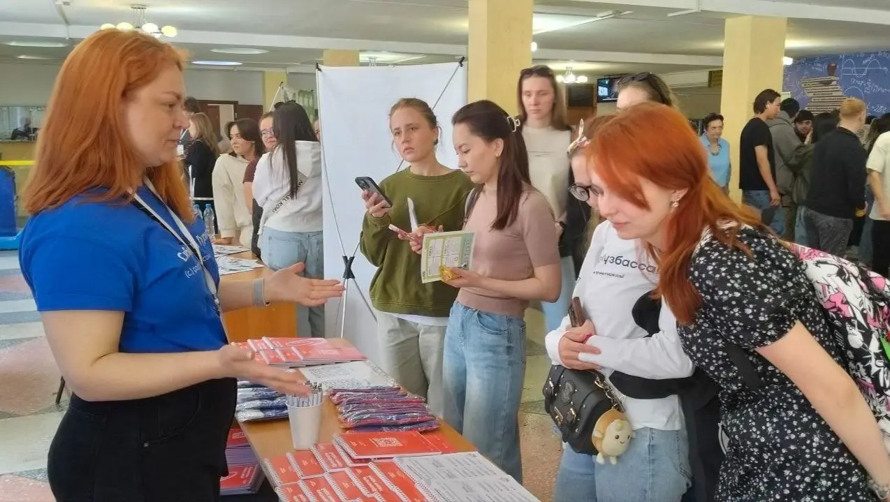 «Сибирский Гурман» на Днях карьеры в КемГУ: знакомство с будущими профессионалами
Сегодня наша HR-команда стала активным участником Дней карьеры в Кемеровском государственном университете | Сетка — социальная сеть от hh.ru