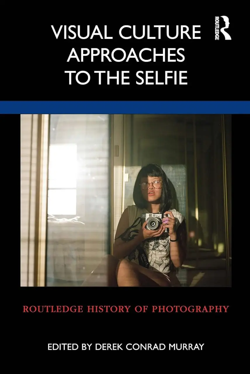 📖 Visual Culture Approaches to the Selfie (2021)
Abstract (перевод DeepL):
🔖В данном сборнике исследуется культурный интерес к формам автопортрета в социальных сетях — «селфи» — с особым акцентом на с... | Сетка — социальная сеть от hh.ru