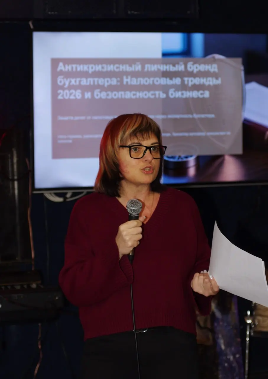 Свой отзыв о нетворкинге я написала тут выше - а сейчас чуть-чуть о себе и первом опыте и фотки
Месяц назад я слушала @PavelKochkin и писала в блокноте "Выступать", Кочкин разрешает | Сетка — социальная сеть от hh.ru