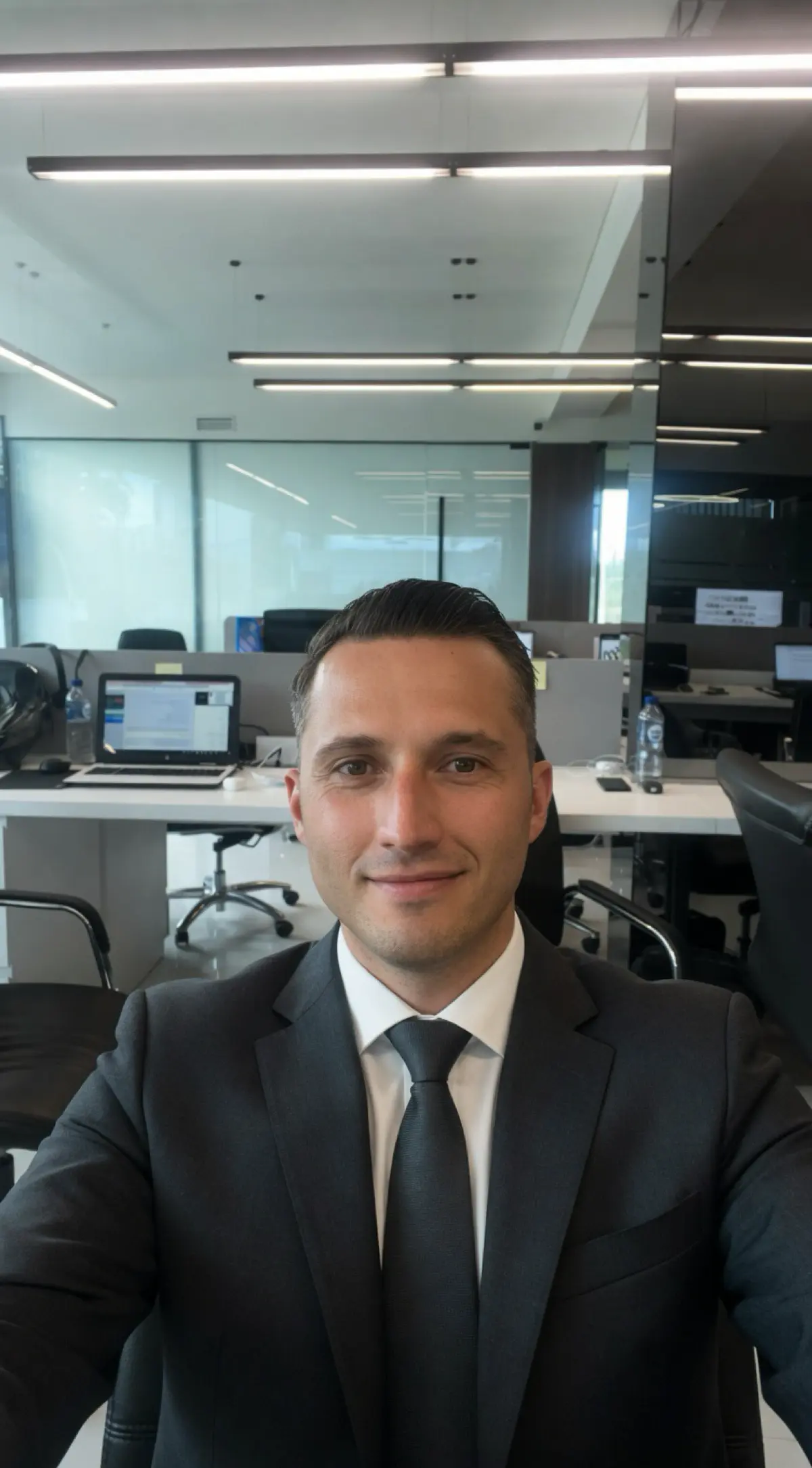 In international business, success is rarely instant, it’s built through persistence, learning, and the courage to move forward after setbacks | Сетка — социальная сеть от hh.ru