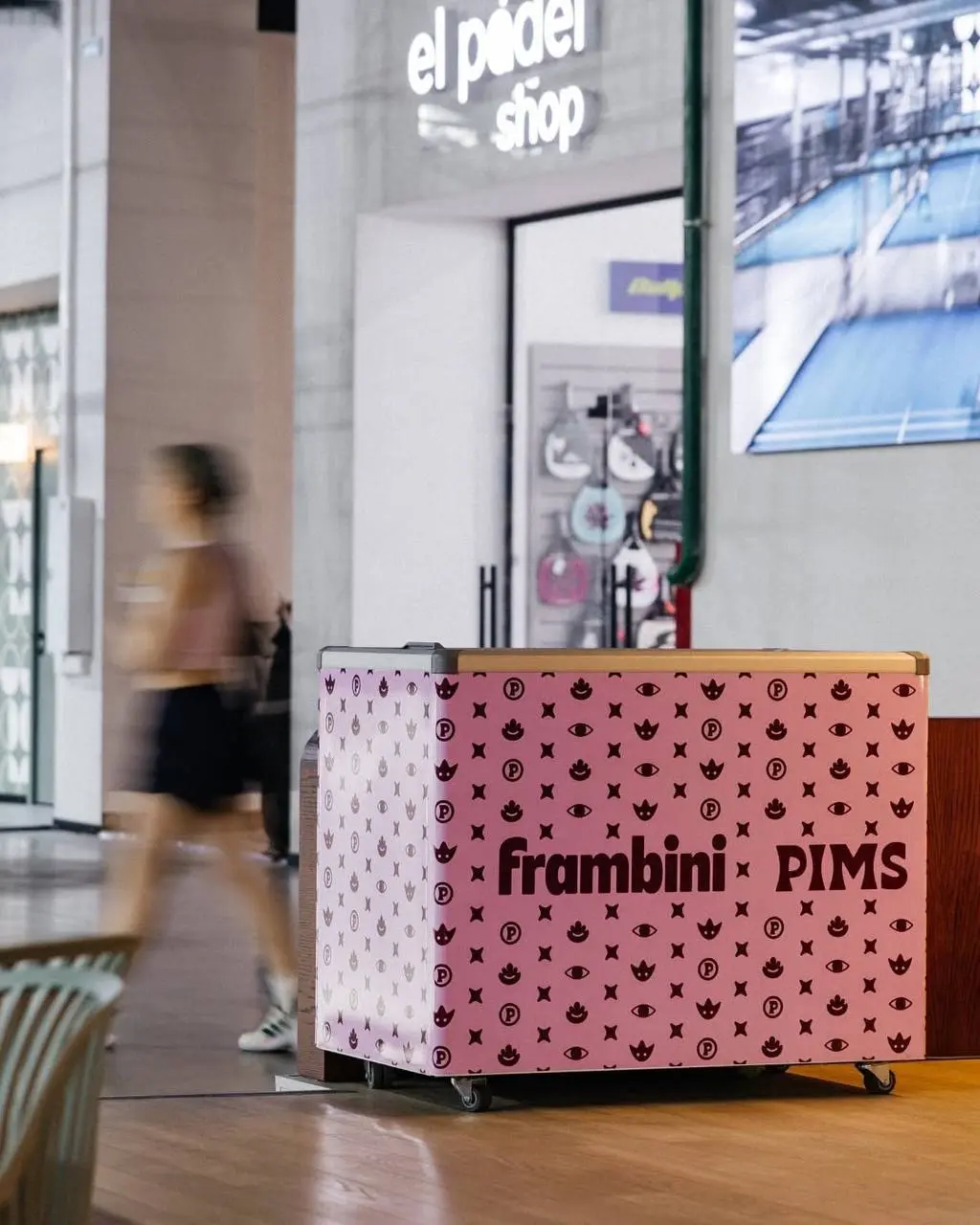 Коллаборация дня: Frambini x First Padel Club
Первый брендированный корт Frambini и First Padel Club открылся в Москве. Frambini, в целом, взяли курс на коллаборации | Сетка — социальная сеть от hh.ru