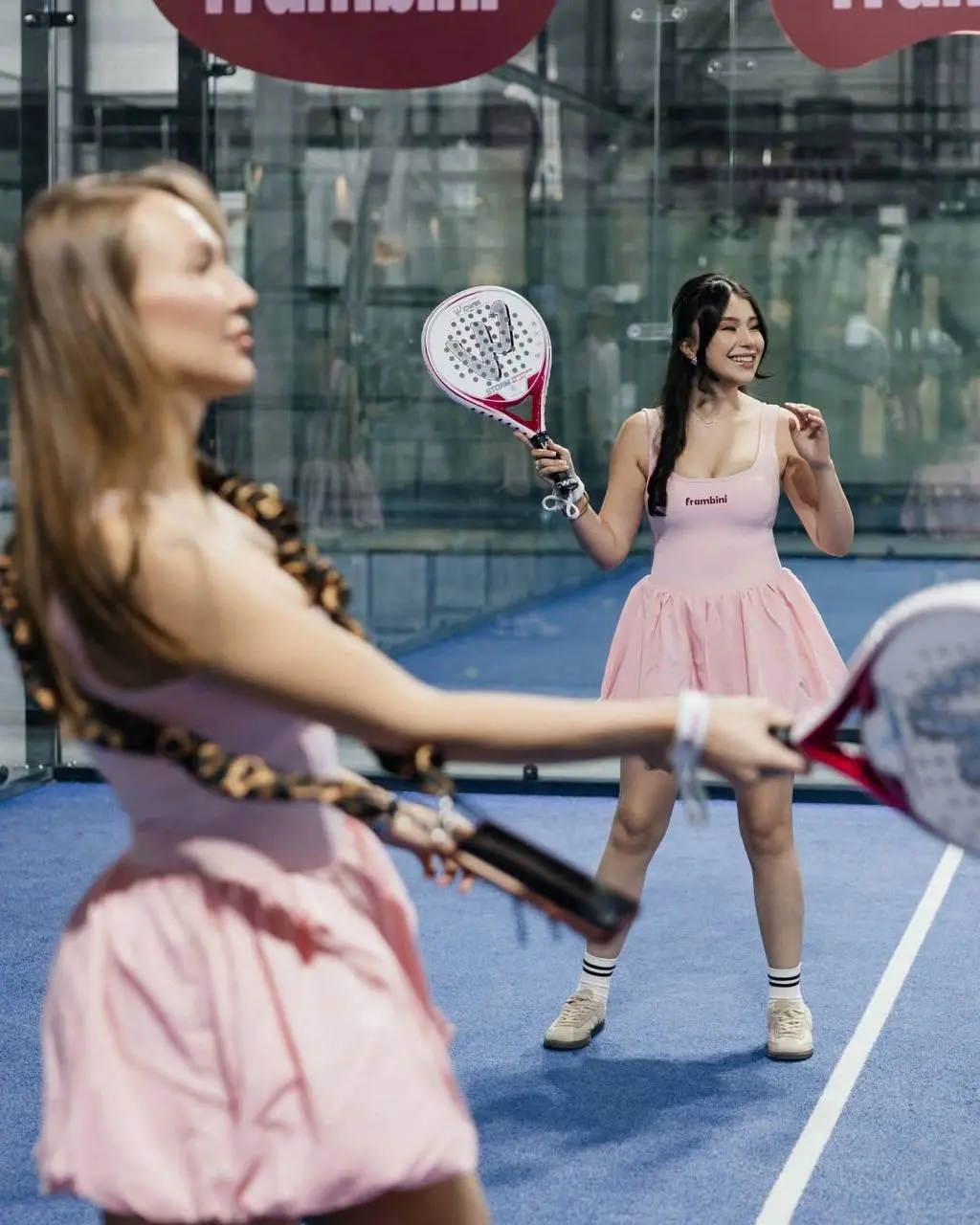 Коллаборация дня: Frambini x First Padel Club
Первый брендированный корт Frambini и First Padel Club открылся в Москве. Frambini, в целом, взяли курс на коллаборации | Сетка — социальная сеть от hh.ru