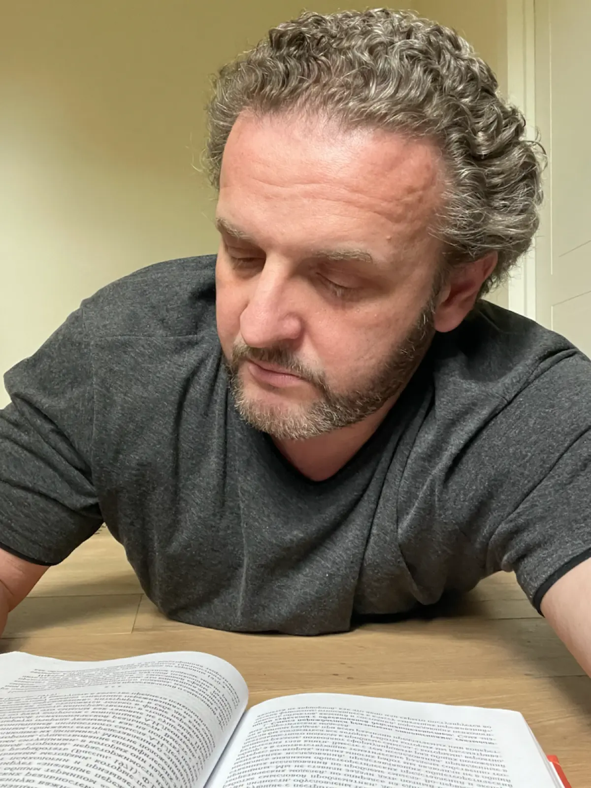 Диалог с реальностью вместо «вакуума желаний»
«Когда я перестал желать, я наконец-то начал делать то, что истинно хочется»
Это может показаться парадоксальным, но на самом деле это объяснимо | Сетка — социальная сеть от hh.ru