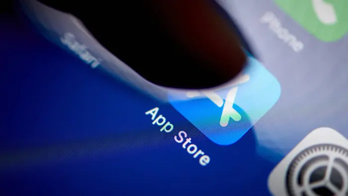 Стартапы бросают вызов Apple из-за ограничений на приложения ИИ:
Недавние события показывают, что группа стартапов выступает против ограничений Apple на приложения, связанные с ‘вайбкодингом’, основан... | Сетка — социальная сеть от hh.ru