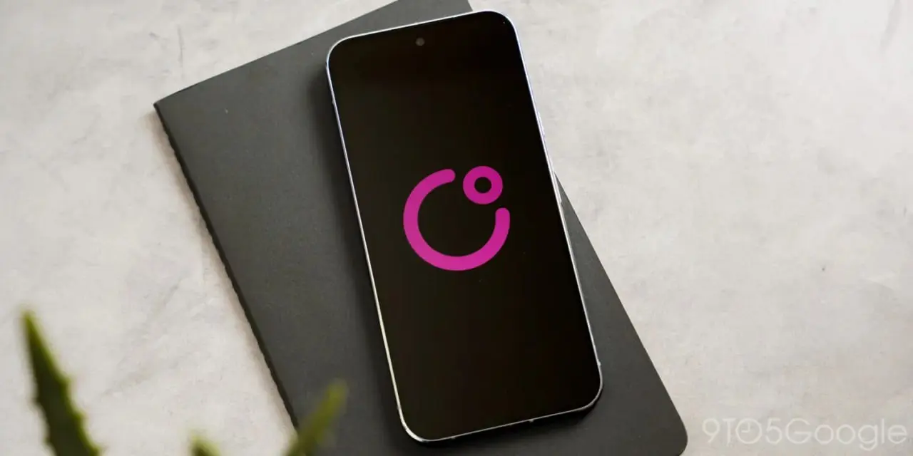 🤖 Google случайно опубликовала, а потом удалила COSMO — экспериментального ИИ-помощника
Приложение от Google Research появилось в Play Store на основном аккаунте компании — и так же неожиданно исчезло | Сетка — социальная сеть от hh.ru