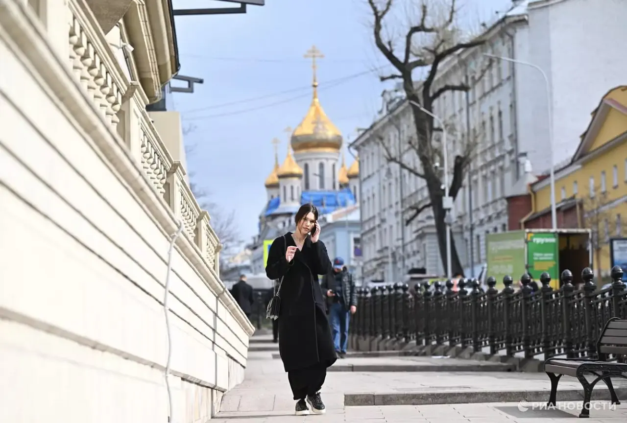 В Москве ограничат мобильный интернет с 5 по 9 мая в «целях безопасности»
Как передает «Коммерсантъ», в Москве 5, 7 и 9 мая планируются отключения мобильного интернета в «целях безопасности» | Сетка — социальная сеть от hh.ru