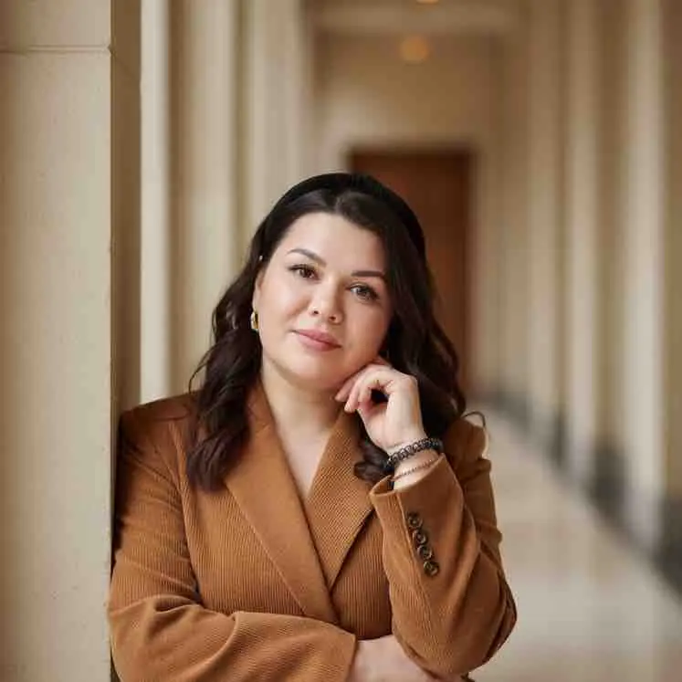 Марина Попова
