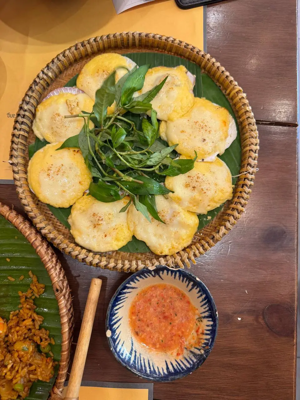🇻🇳 Во Вьетнаме мы ходили в ресторан упомянутый в гайде Мишлен!
📍Ăn Thôi - 안토이 2 — Нячанг
Рейтинг 5 из 3765 отзывов 😱 на гугловских картах
К самому An Thoi в Нячанге Michelin пока не пишет официальный ... | Сетка — социальная сеть от hh.ru