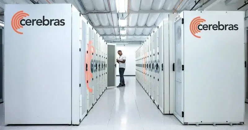 ⚡️ Cerebras выходит на IPO. Привлекают $3,36 млрд при оценке компании $25,56 млрд.
Cerebras Systems - AI-чипмейкер из Саннивейла, Калифорния. Тикер на NASDAQ - CRBS | Сетка — социальная сеть от hh.ru