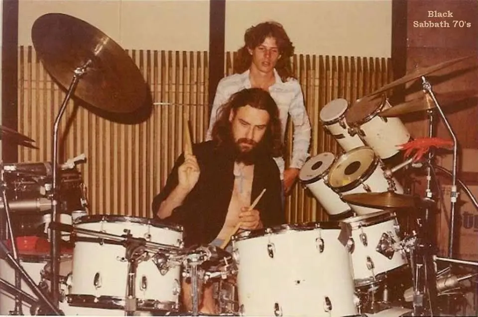 5 мая 1948 года родился Билл Уорд, автор песен и легендарный барабанщик Black Sabbath
По версии журнала Rolling Stone, он занимает 42 место в списке «100 величайших барабанщиков всех времён» | Сетка — социальная сеть от hh.ru