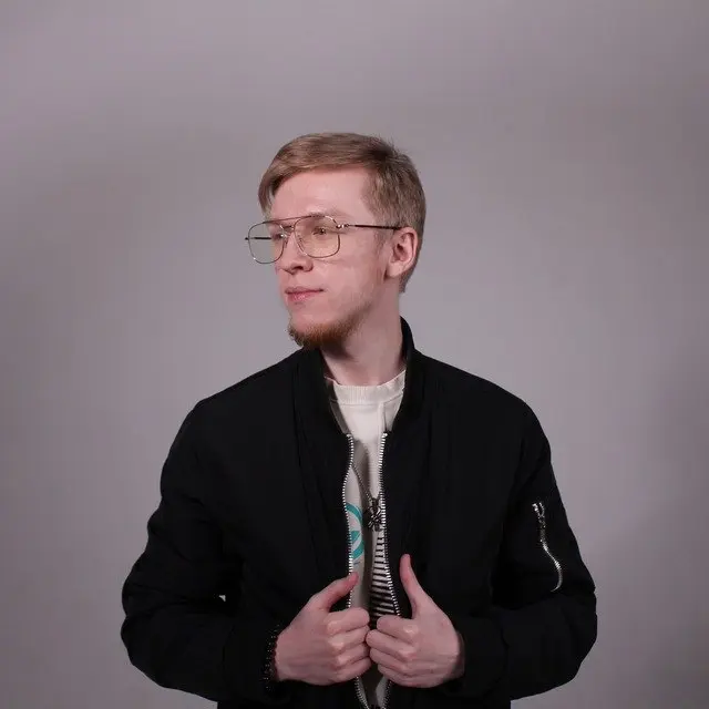 👋Приветствую всех участников канала! Меня зовут Александр, мне 25 лет. Профессиональные интересы: маркетплейсы, AI продукты, игровая индустрия, beauty сфера. Мой псевдоним — Kevin Lorenzo | Сетка — социальная сеть от hh.ru