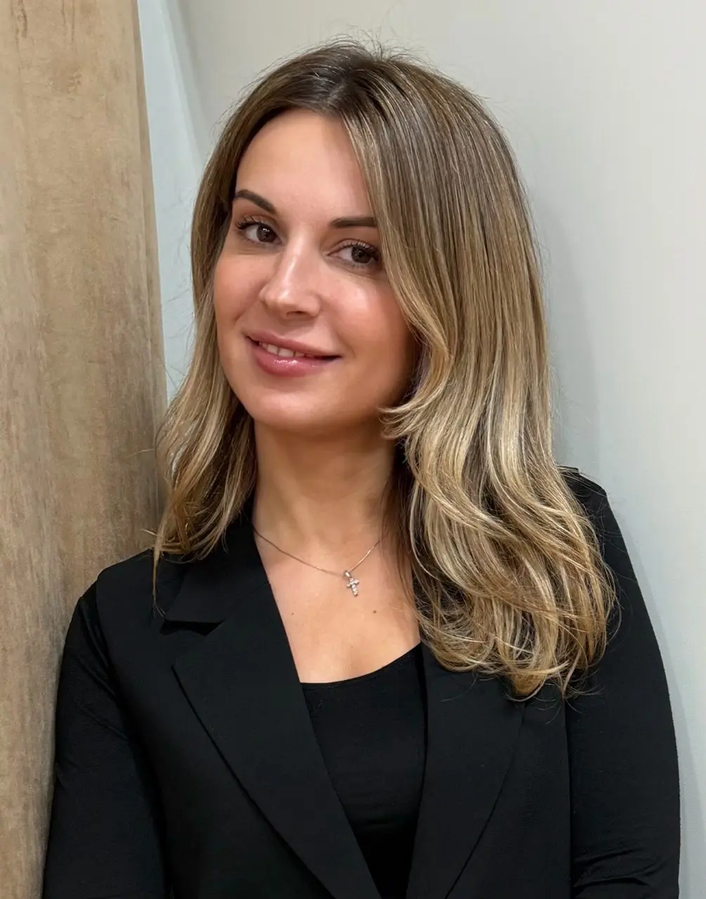 Опыт больше не продаёт сам себя.
Можно быть сильным специалистом.  
С хорошим треком.  
С серьёзными задачами.  
С сильными кейсами.
И всё равно месяцами оставаться без оффера | Сетка — социальная сеть от hh.ru