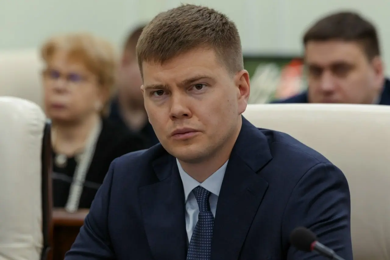 Статс-секретарь - заместитель Министра строительства и ЖКХ РФ Юрий Муценек в интервью ТАСС
Юрий Муценек в интервью ТАСС подвел итоги первого года реализации нацпроекта «Инфраструктура для жизни», о пл... | Сетка — социальная сеть от hh.ru