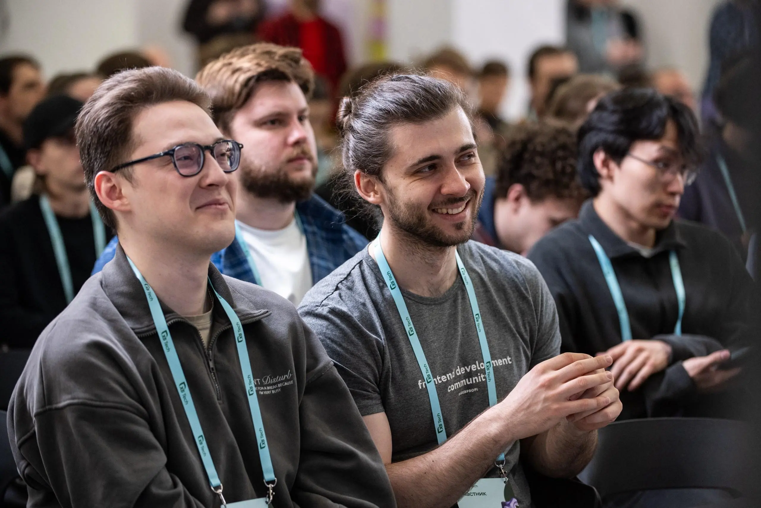 MoscowJS 70 — позади 🏆
Юбилейный, 70-й митап — и сразу больше 300 человек в офлайне | Сетка — социальная сеть от hh.ru
