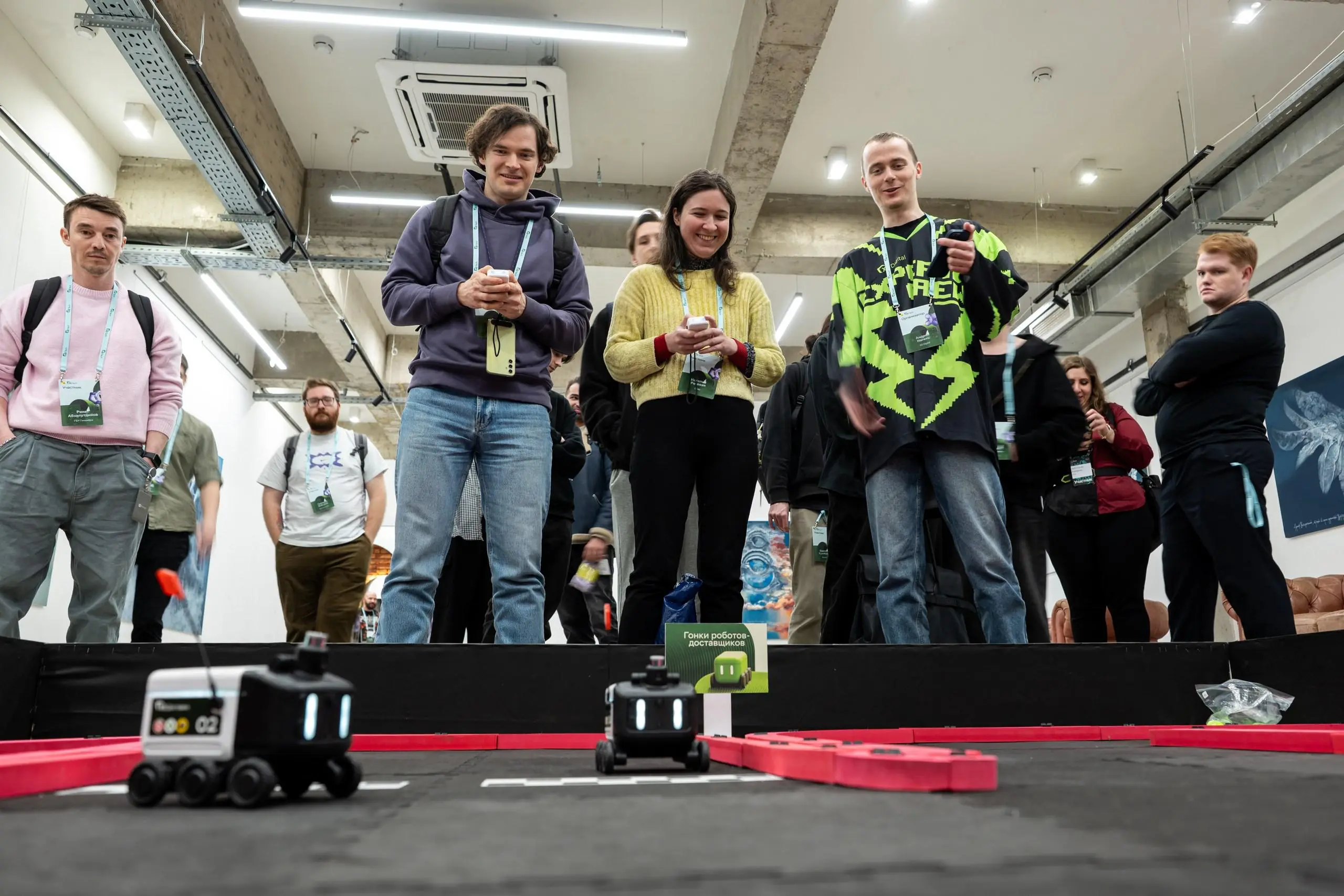 MoscowJS 70 — позади 🏆
Юбилейный, 70-й митап — и сразу больше 300 человек в офлайне | Сетка — социальная сеть от hh.ru