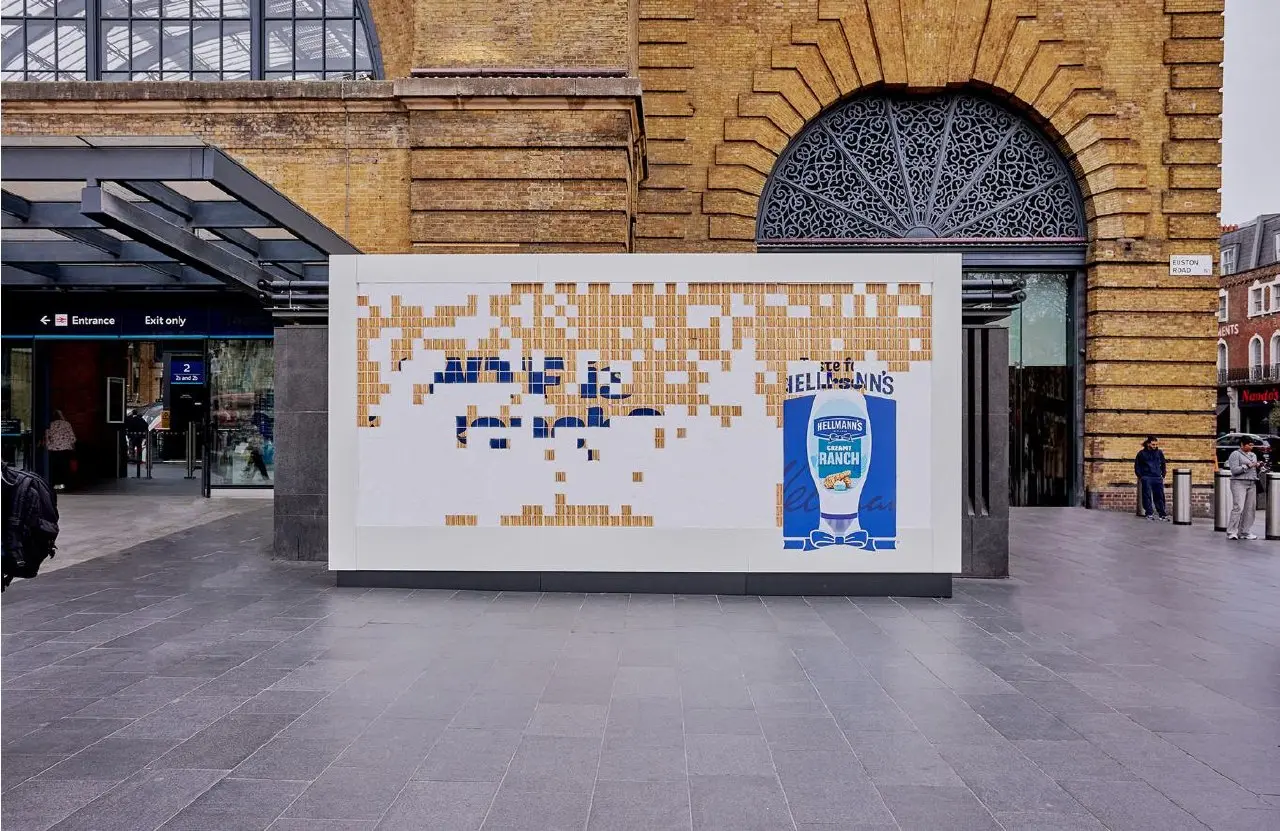 Забавный интерактивный билборд от Hellmann's. Бренд искал пути для того, чтобы повысить продажи соуса ранч в Британии | Сетка — социальная сеть от hh.ru