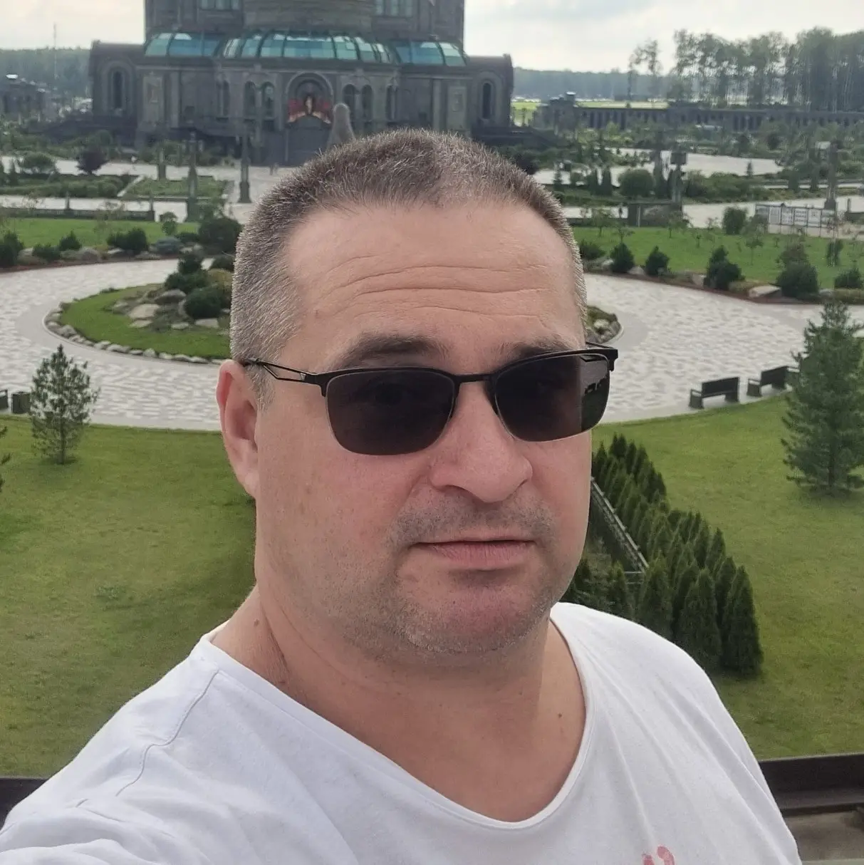 Константин Мирошниченко