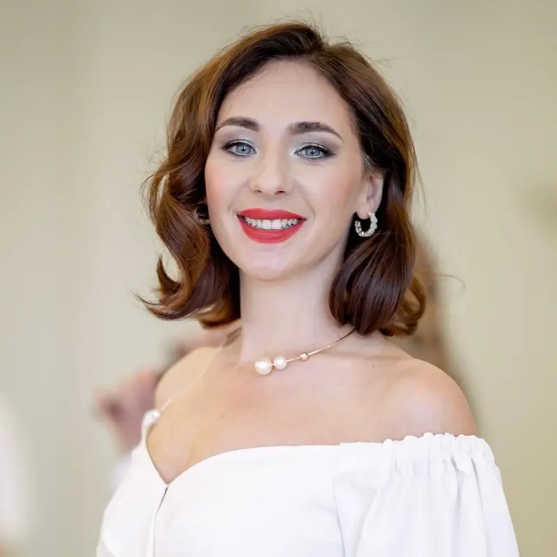 Елена Макович