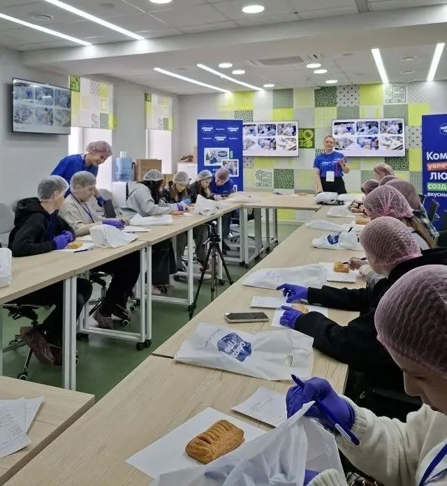 Не на словах, а на деле: как восьмиклассники попробовали себя в пищевом производстве
В Центре опережающей профессиональной подготовки школьники познакомились с компанией «Сибирский Гурман», узнали, ка... | Сетка — социальная сеть от hh.ru