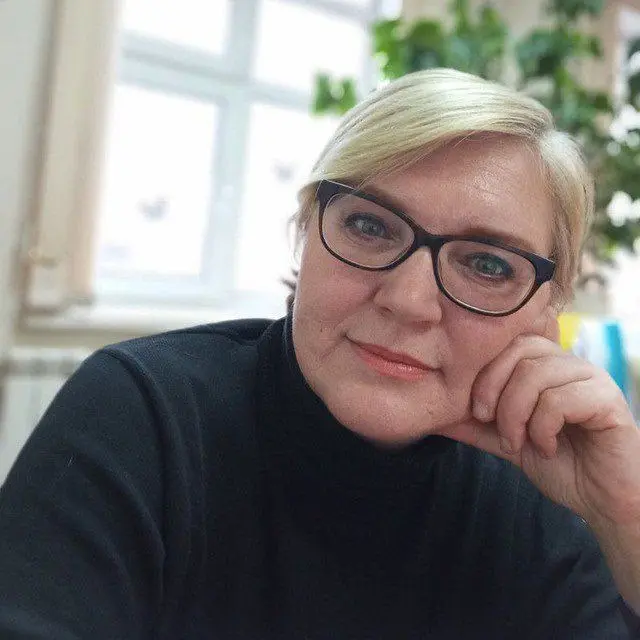 Марина Садырова