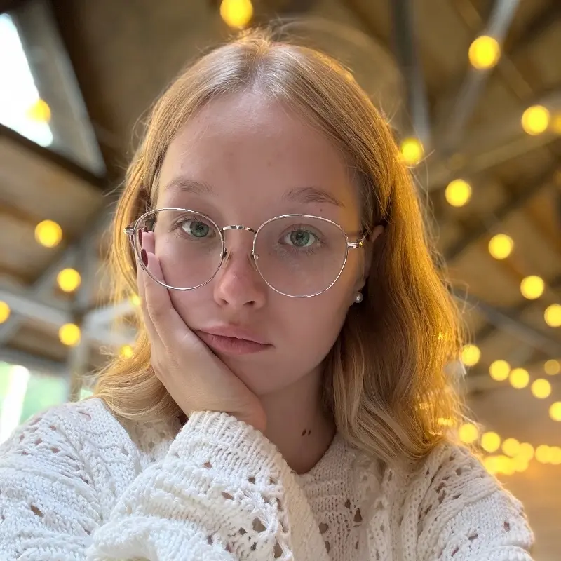 Алина Колесникова