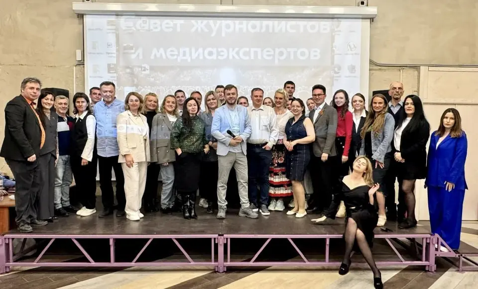 Совет журналистов и медиаэкспертов состоялся в День печати в Москве
#СоветЖурналистов #Заседание #Москва #МИИУЭП #Эксклюзив #СМИ #Выводы #Отрасль #Развитие #Команда | Сетка — социальная сеть от hh.ru