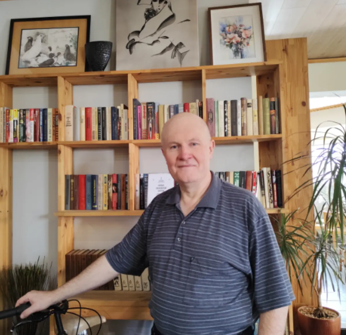Знакомо чувство, когда вроде всё делаешь правильно, а внутри  как будто бежишь по эскалатору вниз? Усталость, фоновая тревога, решения даются тяжелее, чем раньше | Сетка — социальная сеть от hh.ru